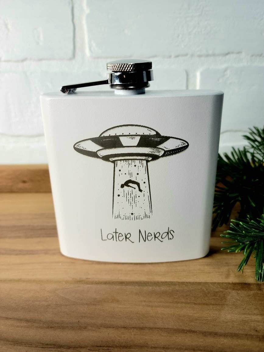 Beckman Design Beckman Design - Flask-Alien Abduction Later Nerds: Leather / Wood Grain