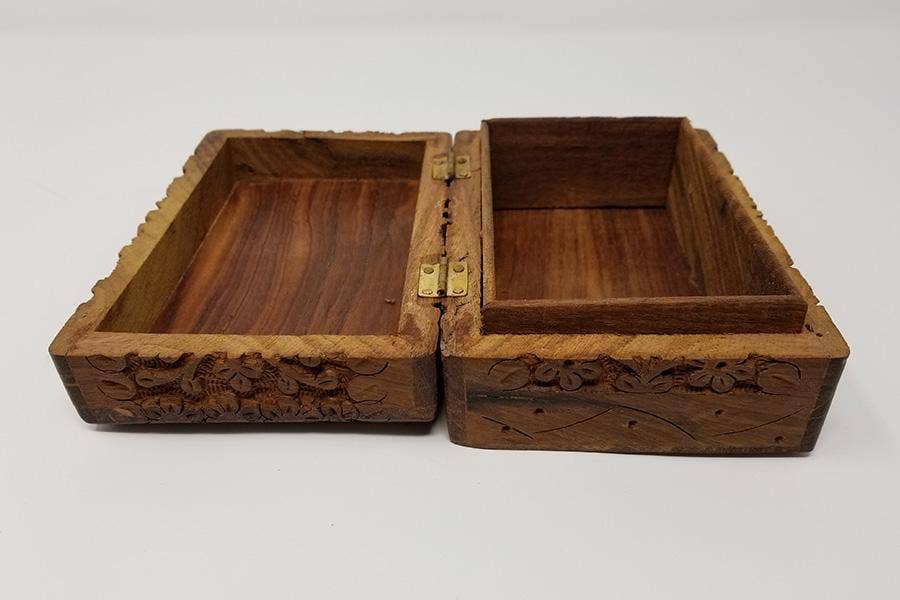 GREENROOTS USA LLC GREENROOTS USA LLC - Triquetra Carved Wood Box 4X6"