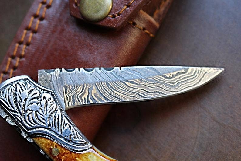 Titan International Titan International - Damascus Steel handmade Pocket Knife with burnt bone handles