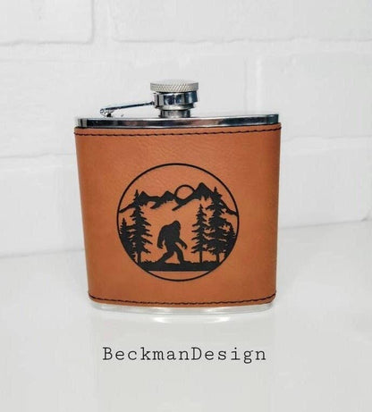 Beckman Design Beckman Design - Flask- Bigfoot In Forest: Leather / Gray
