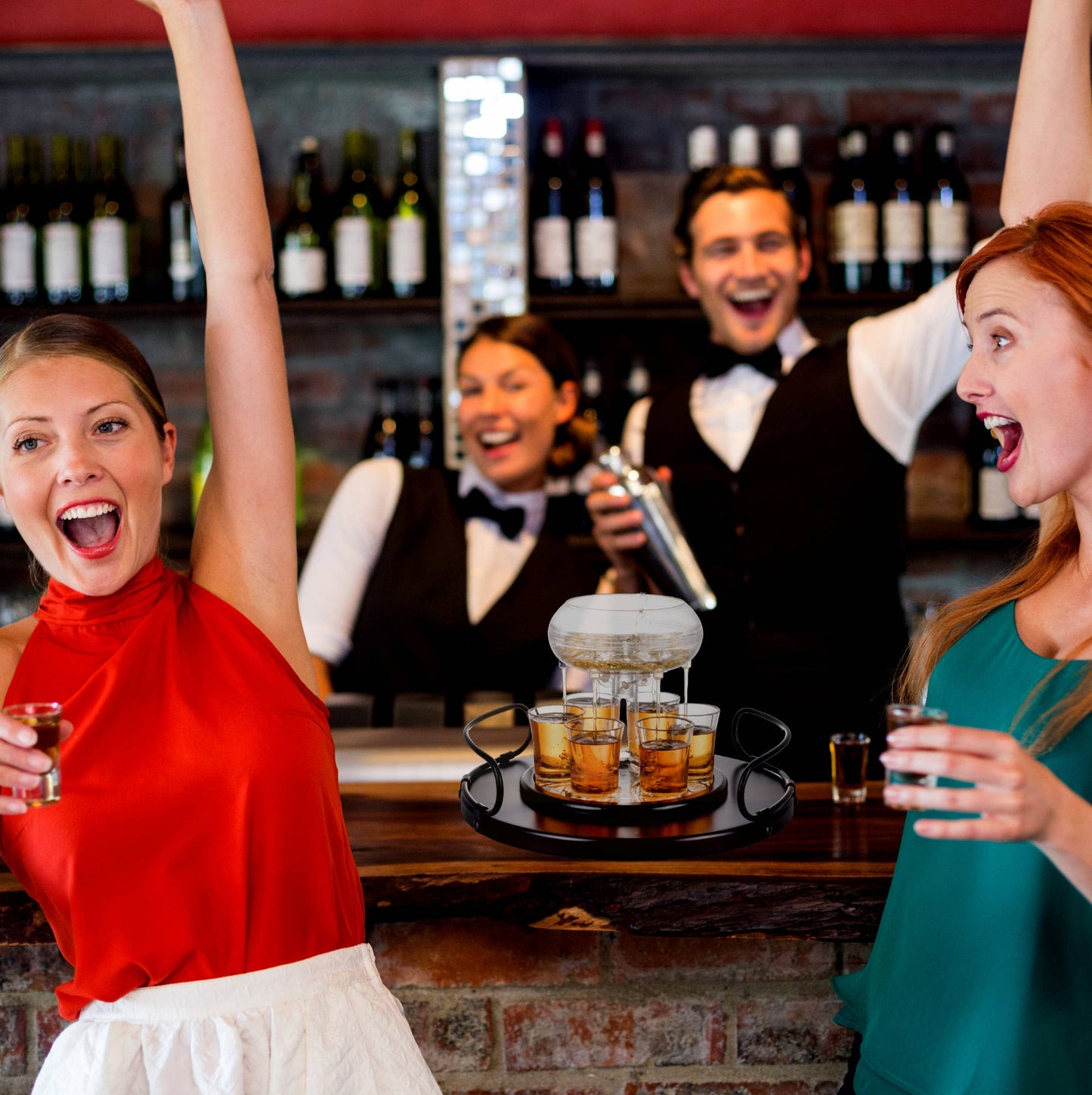 Bezrat Bezrat - 6 Shot Glass Dispenser Gift Set - Mahogany Tray Drinking Set