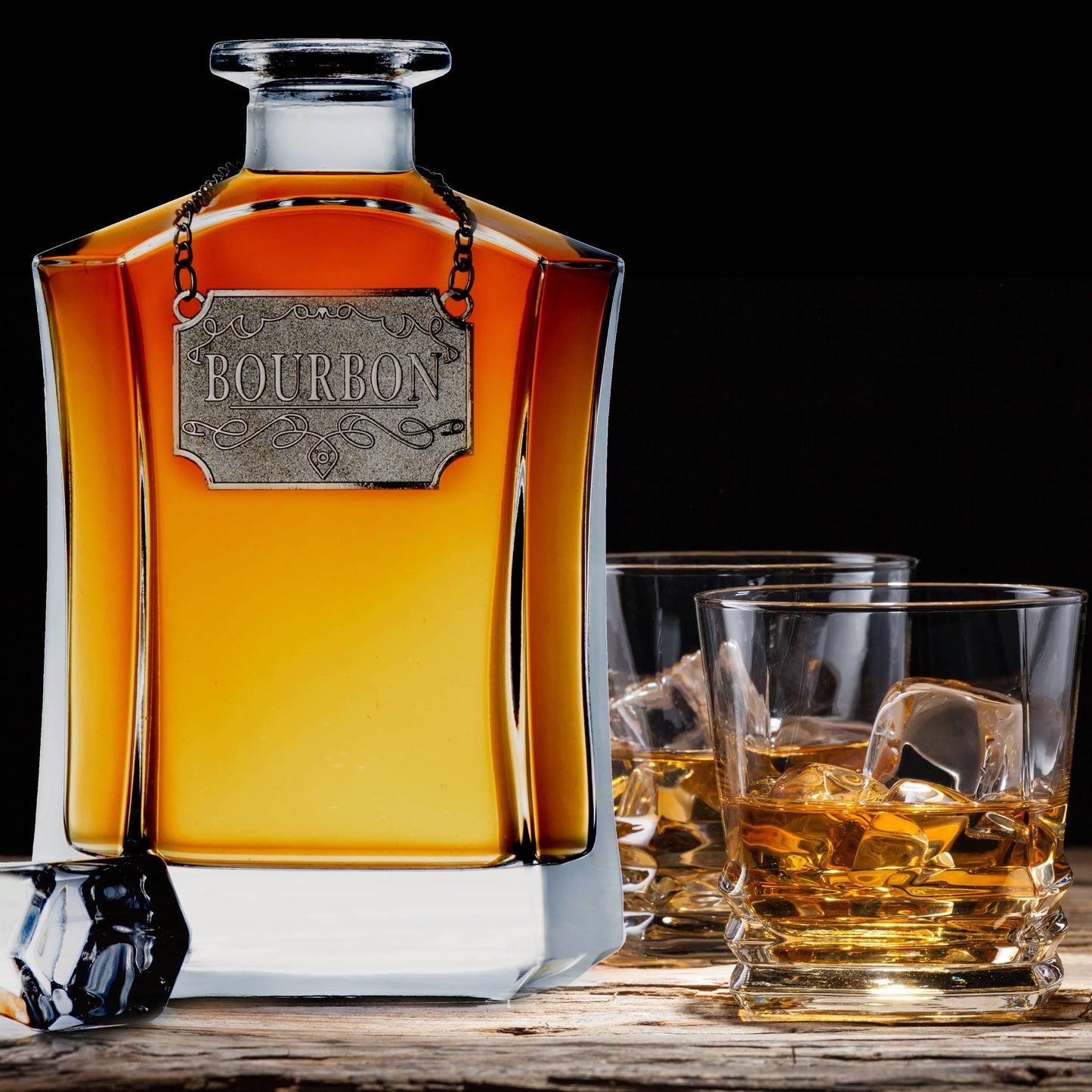 Bezrat Bezrat - Whiskey Decanter With Label Tags - Glass Airtight Stopper