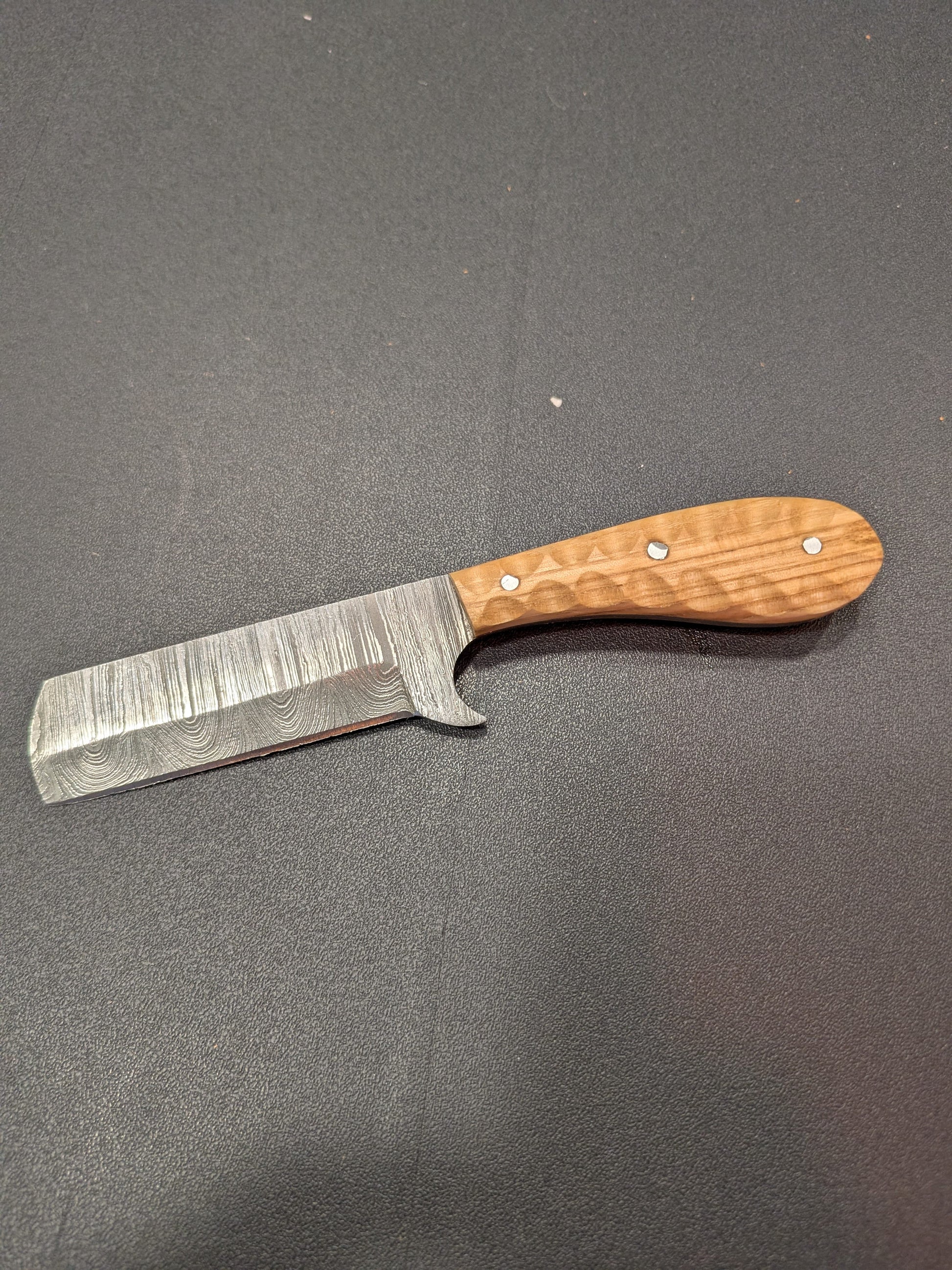 El Matador knife Mini Dragon Scale Cheese Knife - Natural: Lt./Dk.