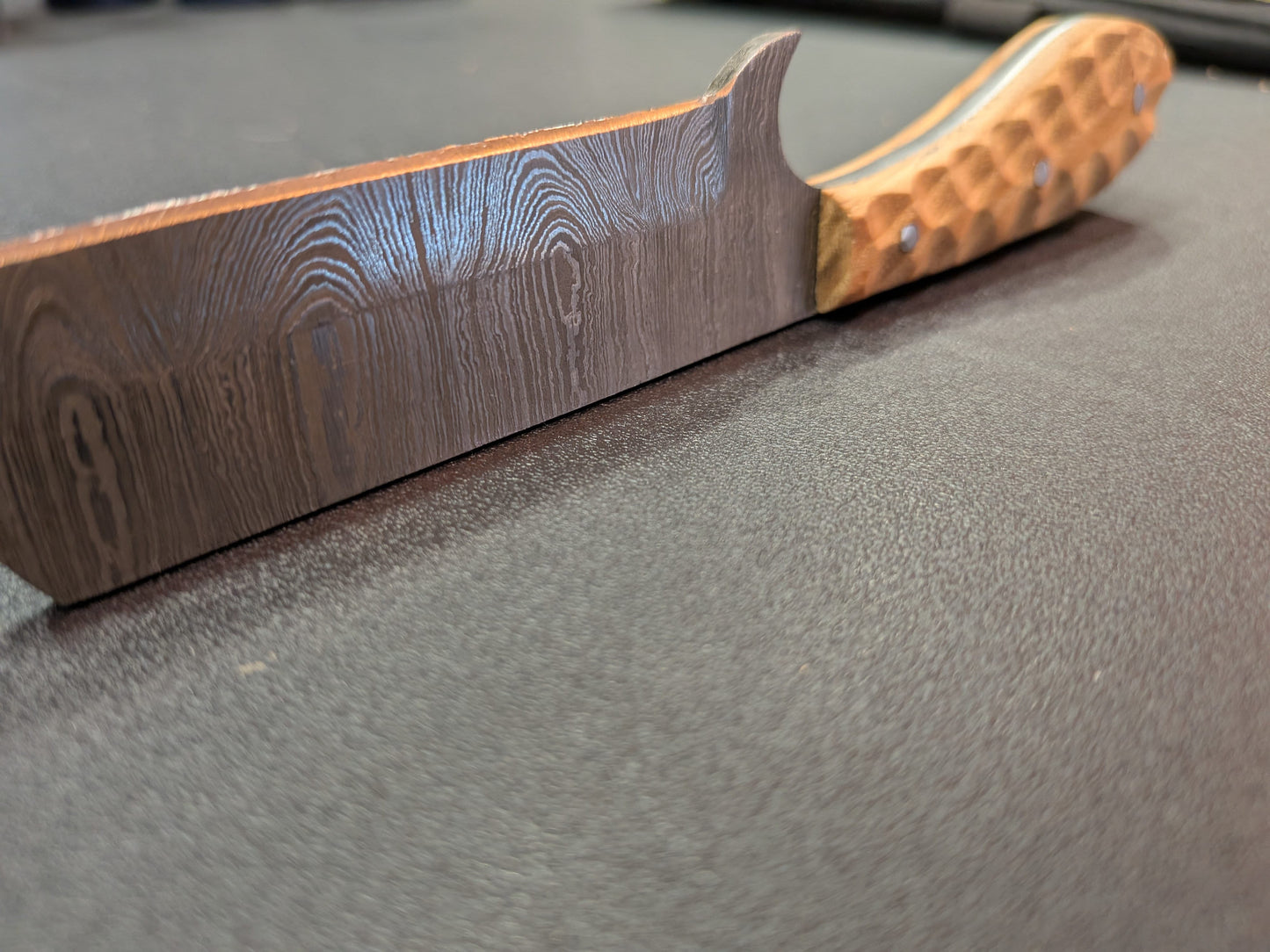 El Matador knife Mini Dragon Scale Cheese Knife - Natural: Lt./Dk.