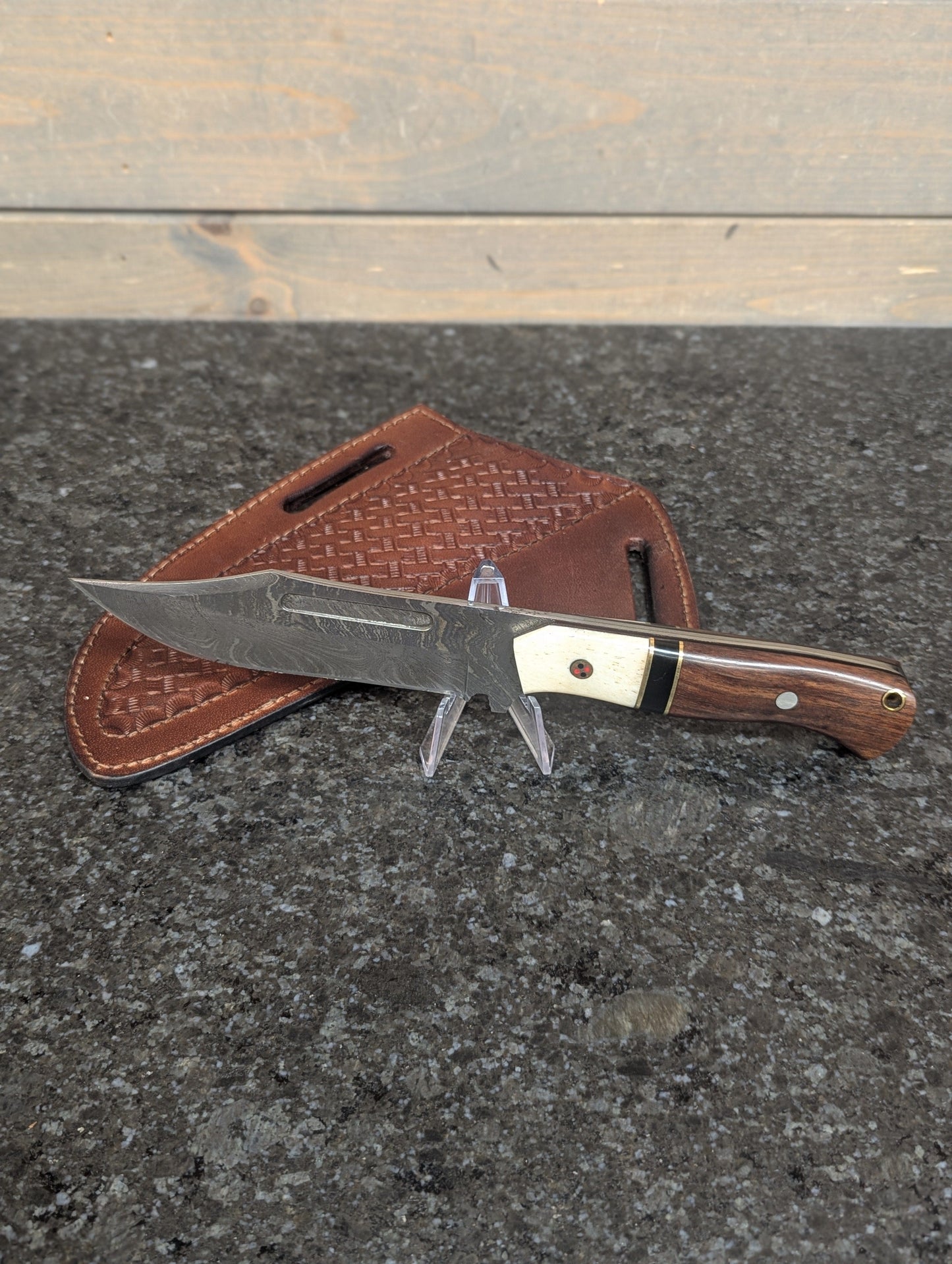 El Matador Knives #16 - El Matador Droppoint Walnut Hunting Knife