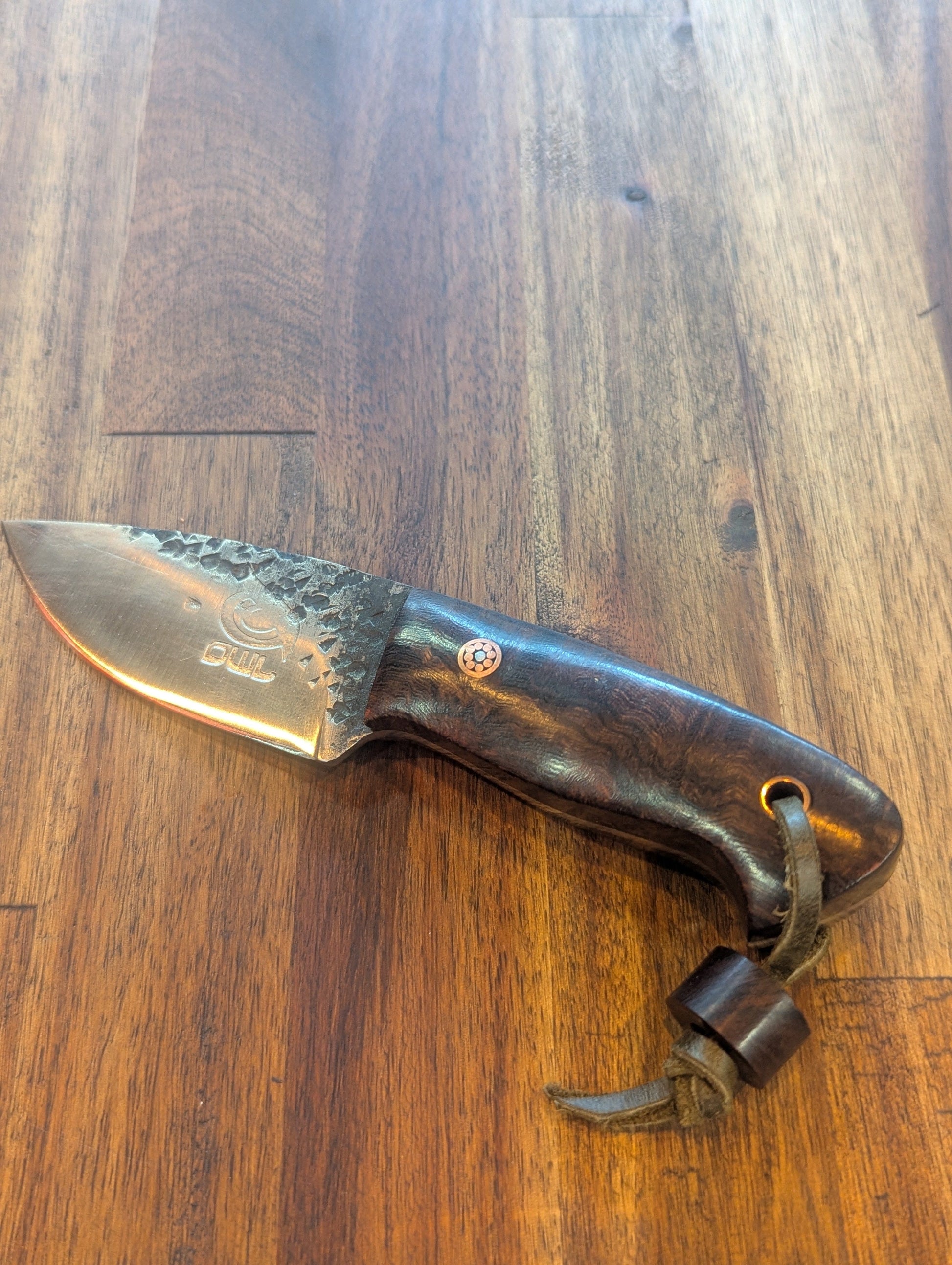 El Matador Knives #24 - El Matador Walnut Jabber