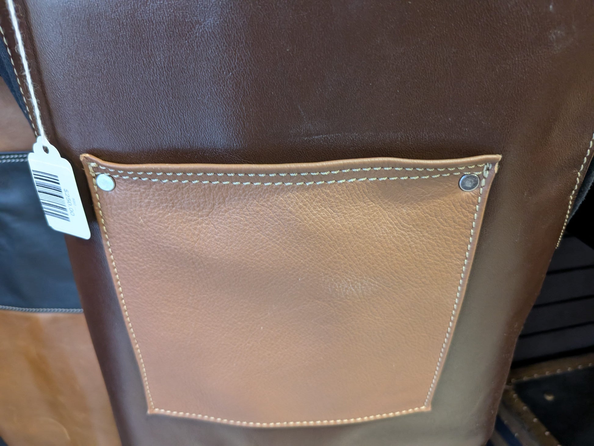 El Matador Knives apron #80 - Handmade/Handstitched Leather Apron Brown with light brown pockets