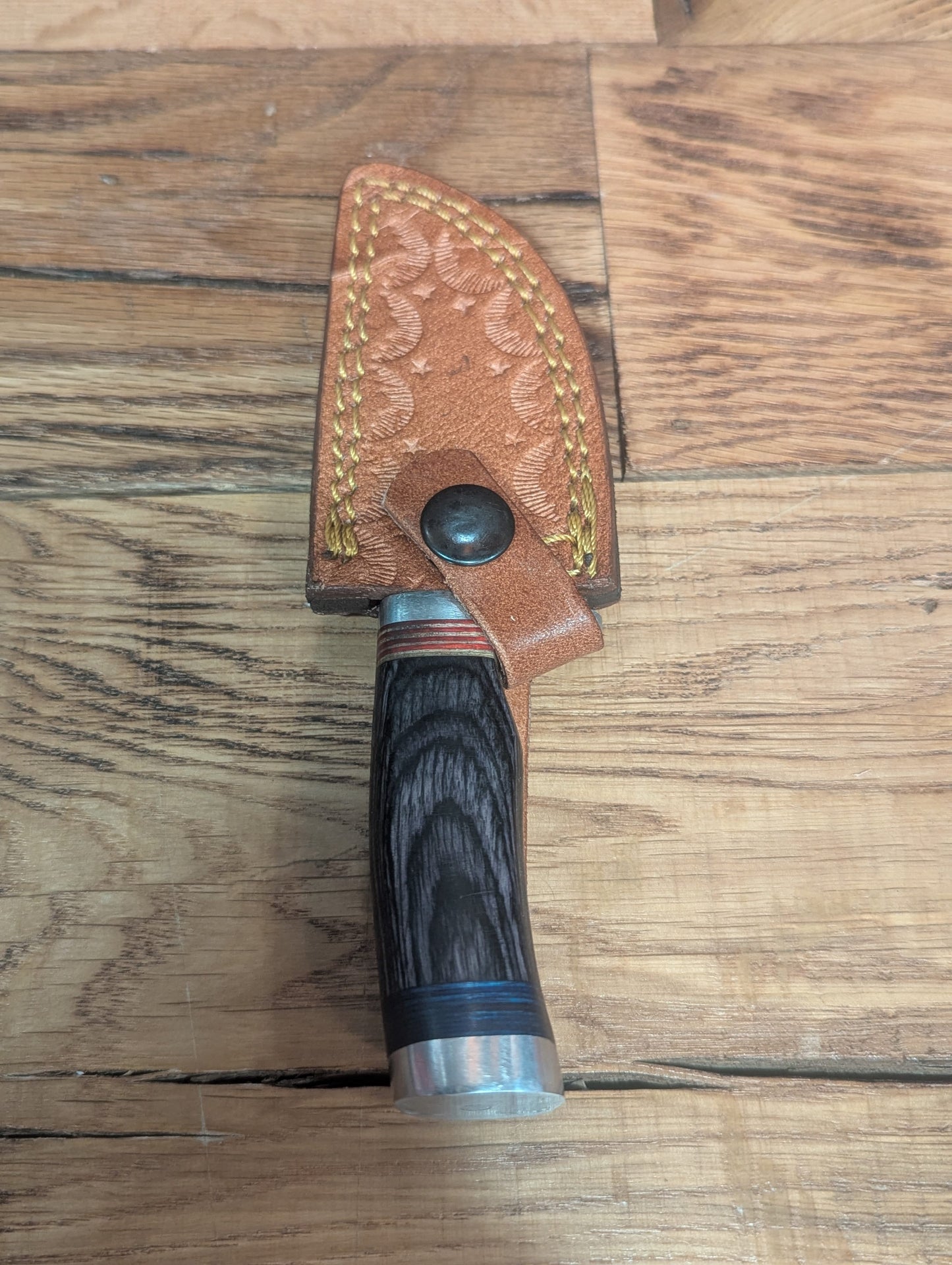 El Matador Knives Damascus Knife Black/Black Handle - Small Damascus Skinner