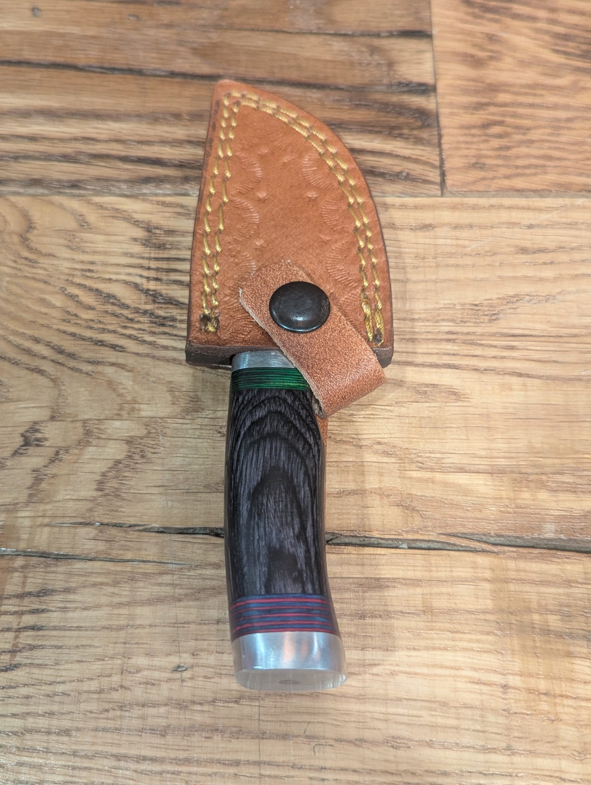 El Matador Knives Damascus Knife Black/Red Handle - Small Damascus Skinner