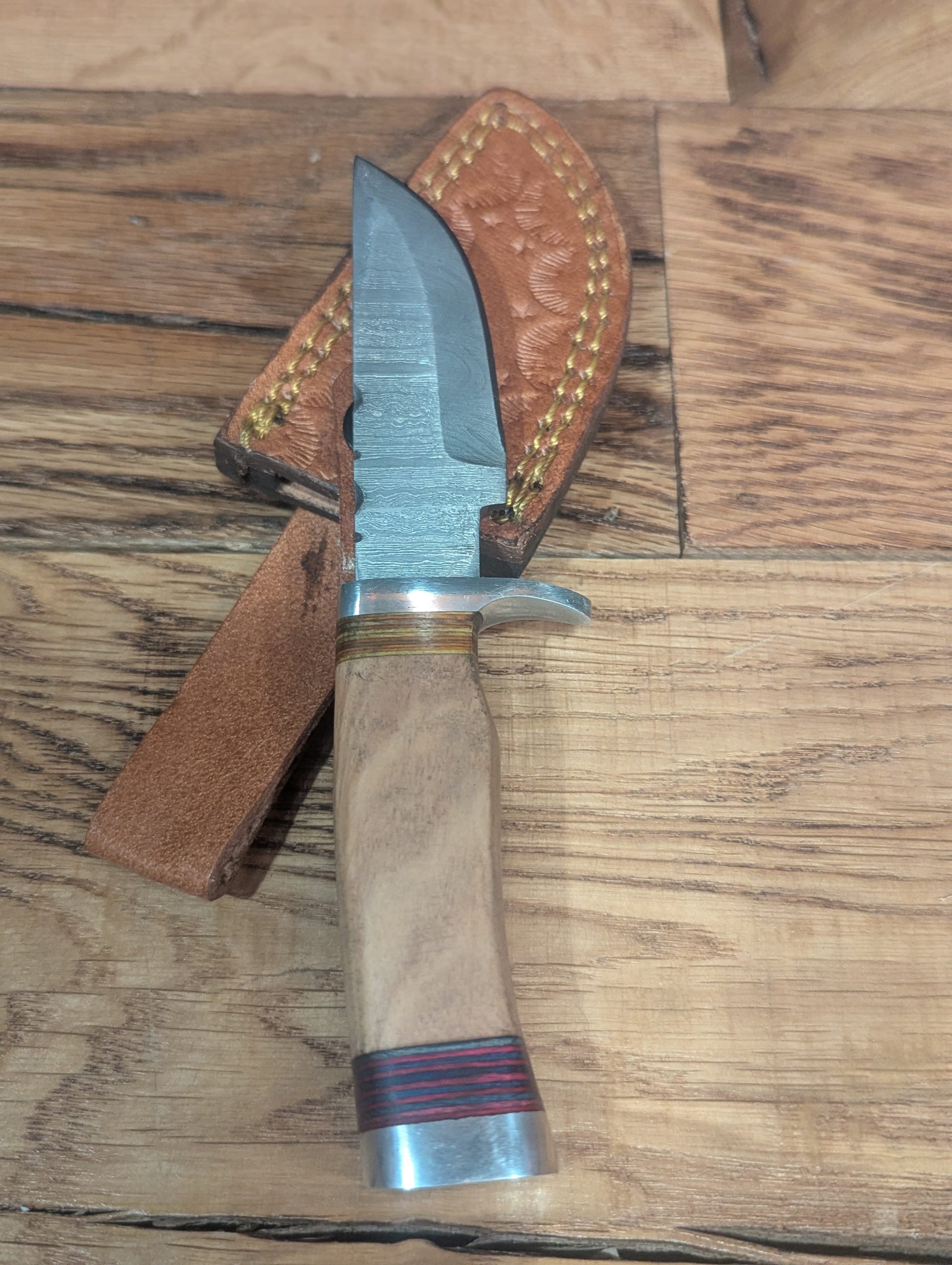 El Matador Knives Damascus Knife Natural Wood (ghost grain) Handle - Small Damascus Skinner