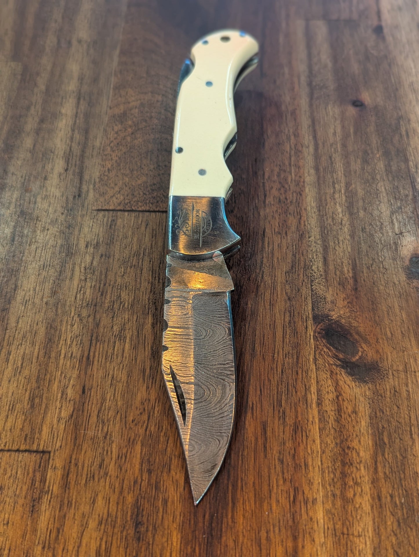 El Matador Knives Damascus Pocket Knife White Resin Damascus Pocket Knife