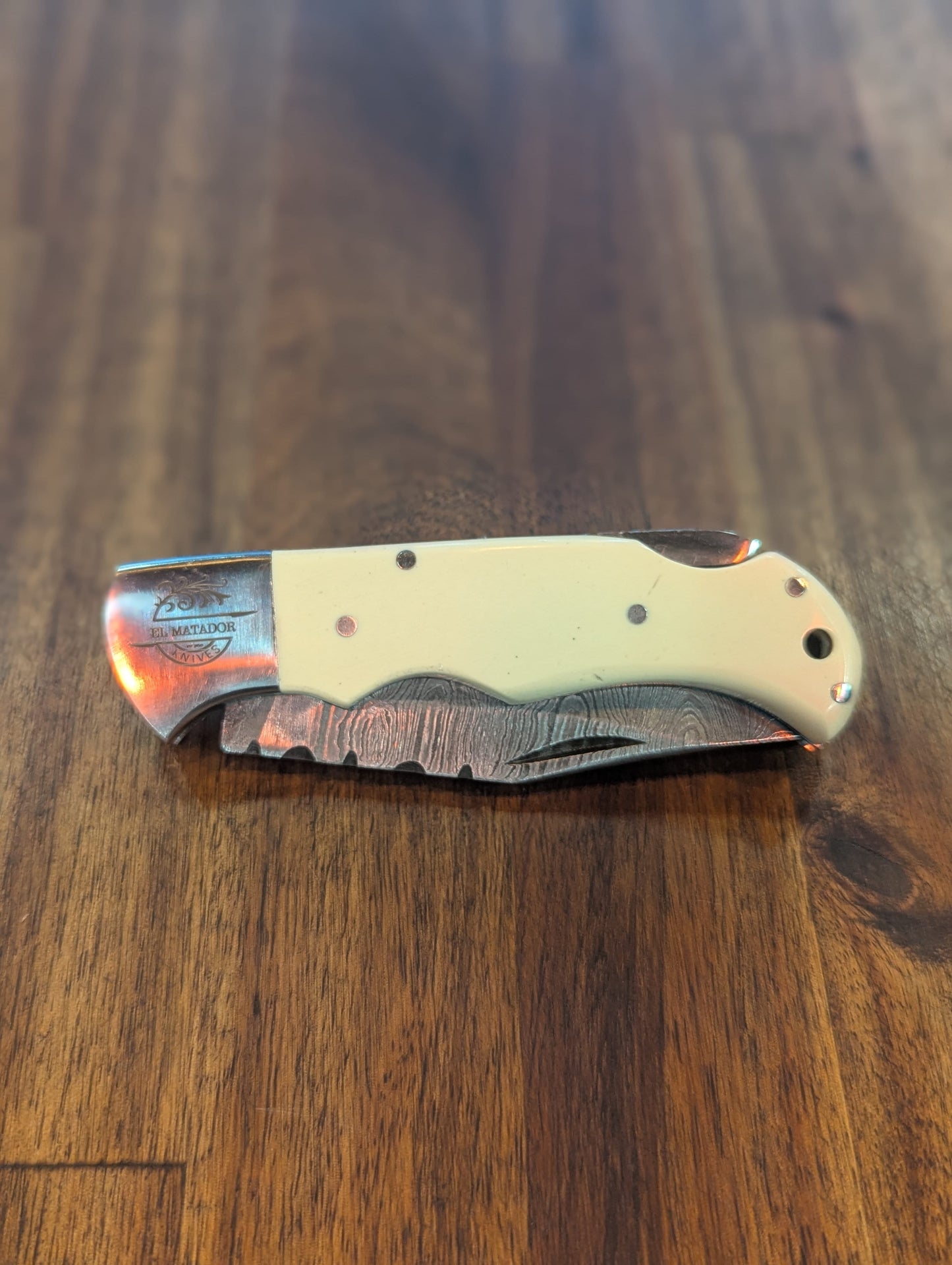 El Matador Knives Damascus Pocket Knife White Resin Damascus Pocket Knife