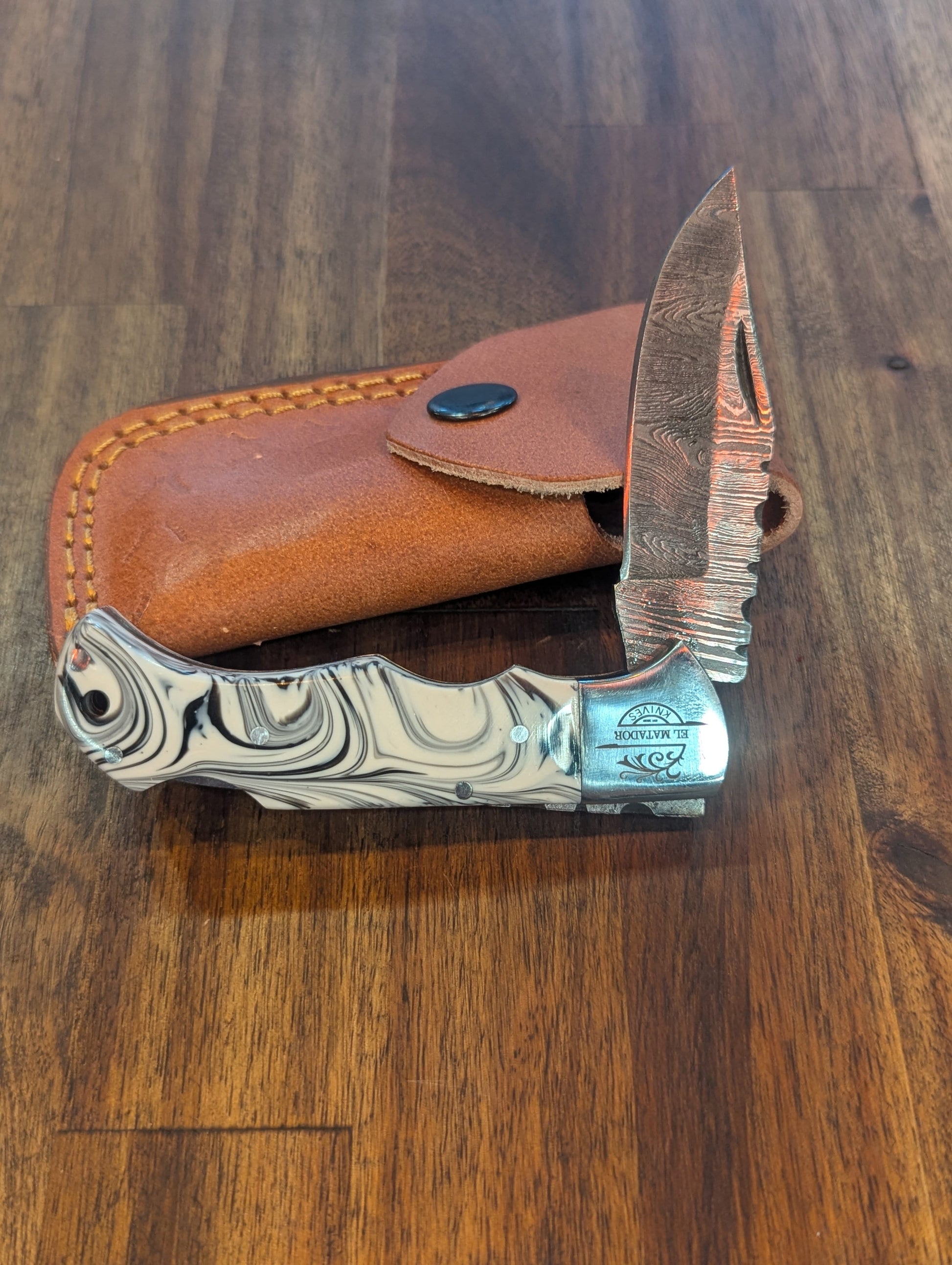 El Matador Knives Pocket Knife Black and White Swirl Resin Pocket Knife