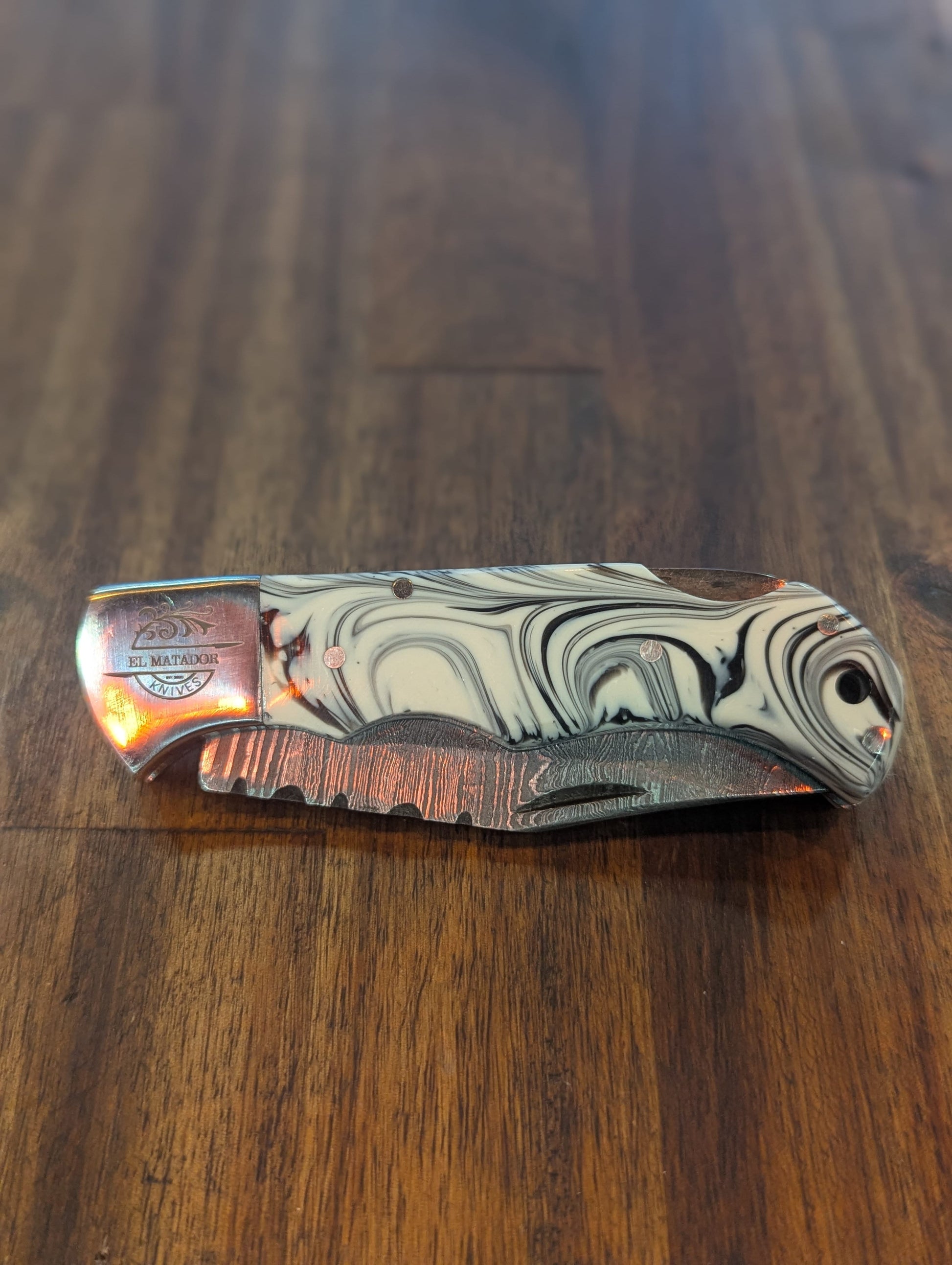 El Matador Knives Pocket Knife Black and White Swirl Resin Pocket Knife