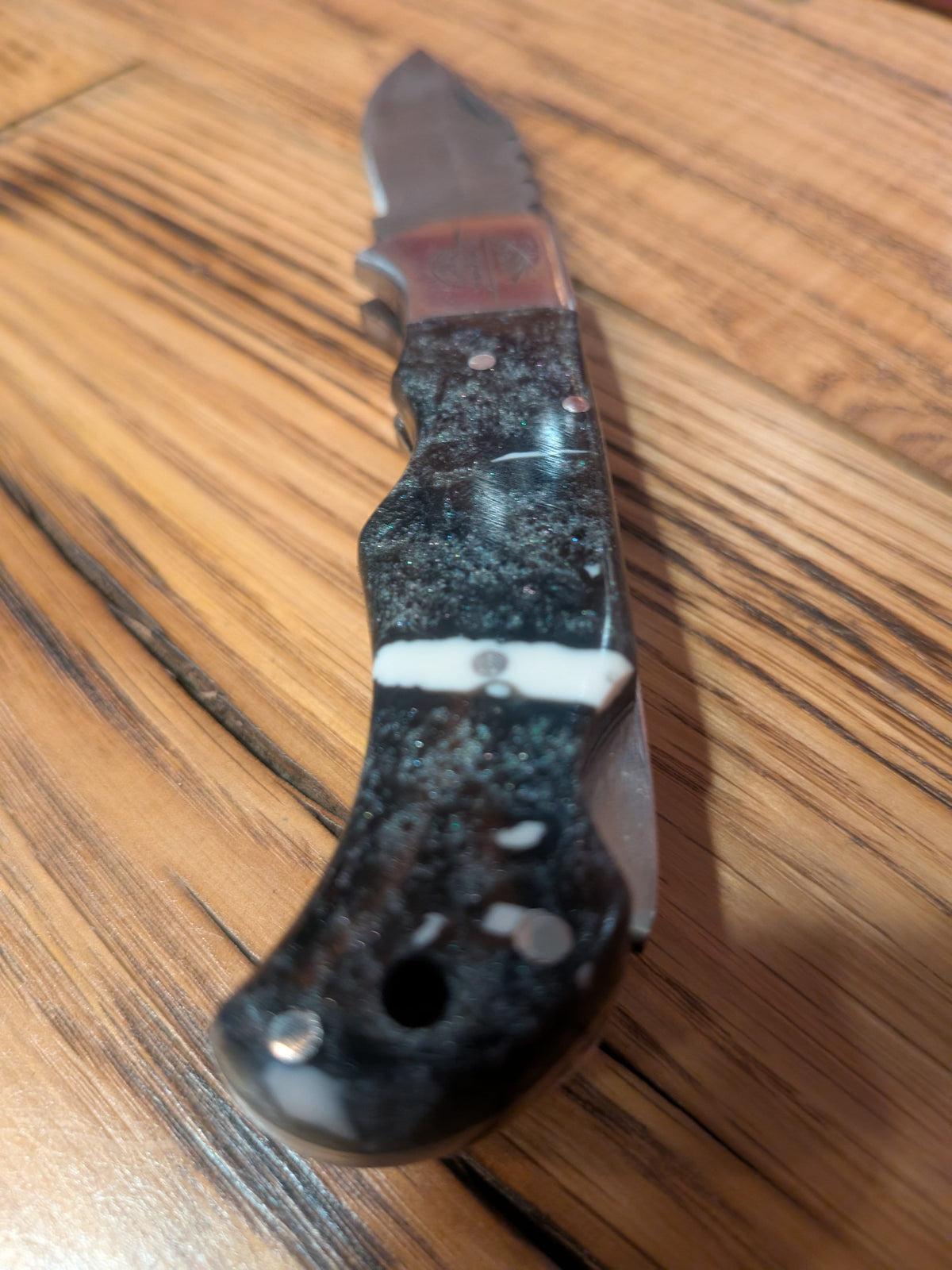 El Matador Knives Pocket Knife Black/white resin handle Damascus Pocket Knife