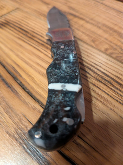 El Matador Knives Pocket Knife Black/white resin handle Damascus Pocket Knife