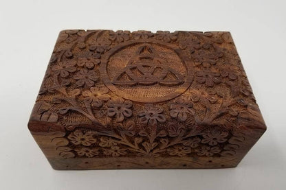 GREENROOTS USA LLC GREENROOTS USA LLC - Triquetra Carved Wood Box 4X6"