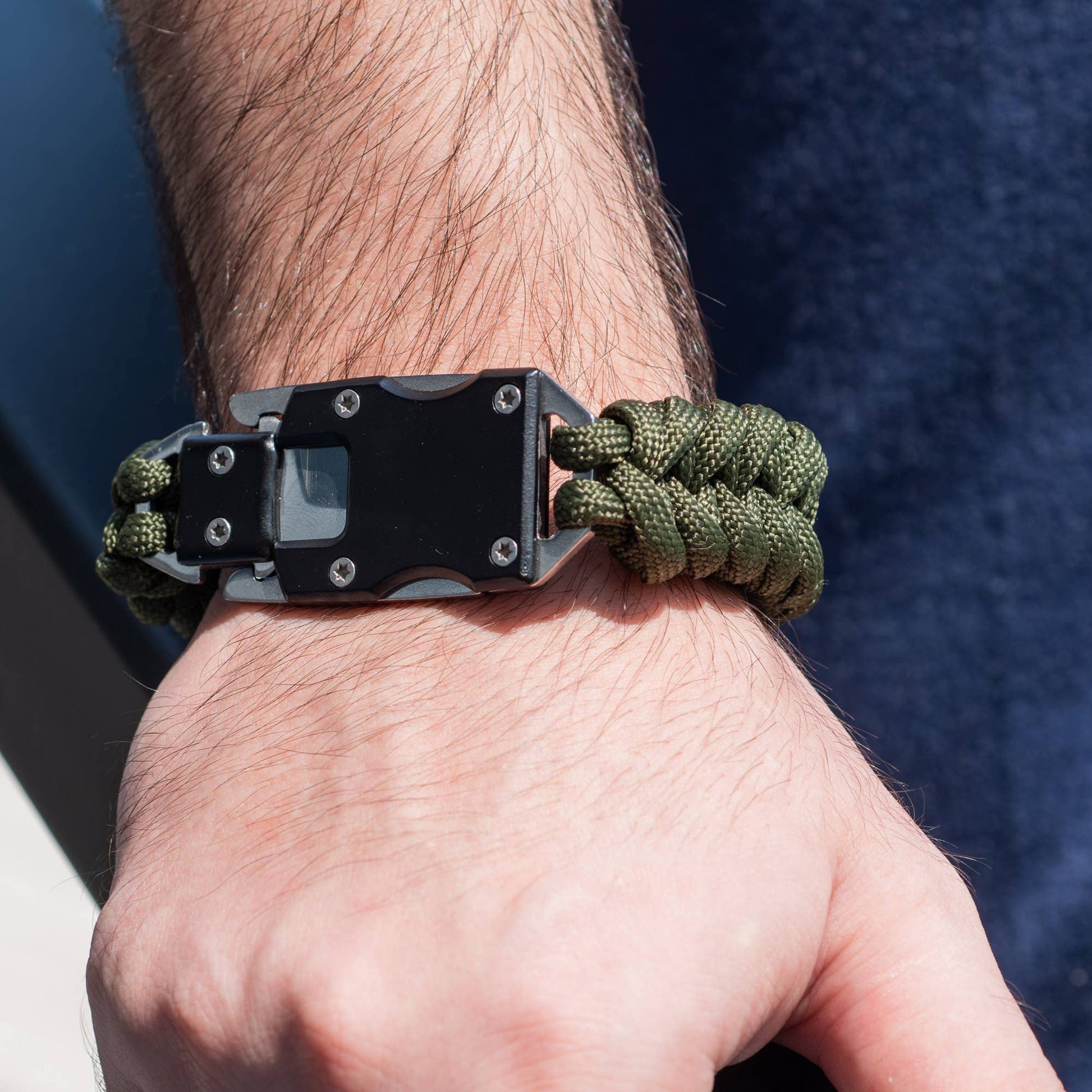 Mad Man Mad Man - Paracord Survival Bracelet: Black