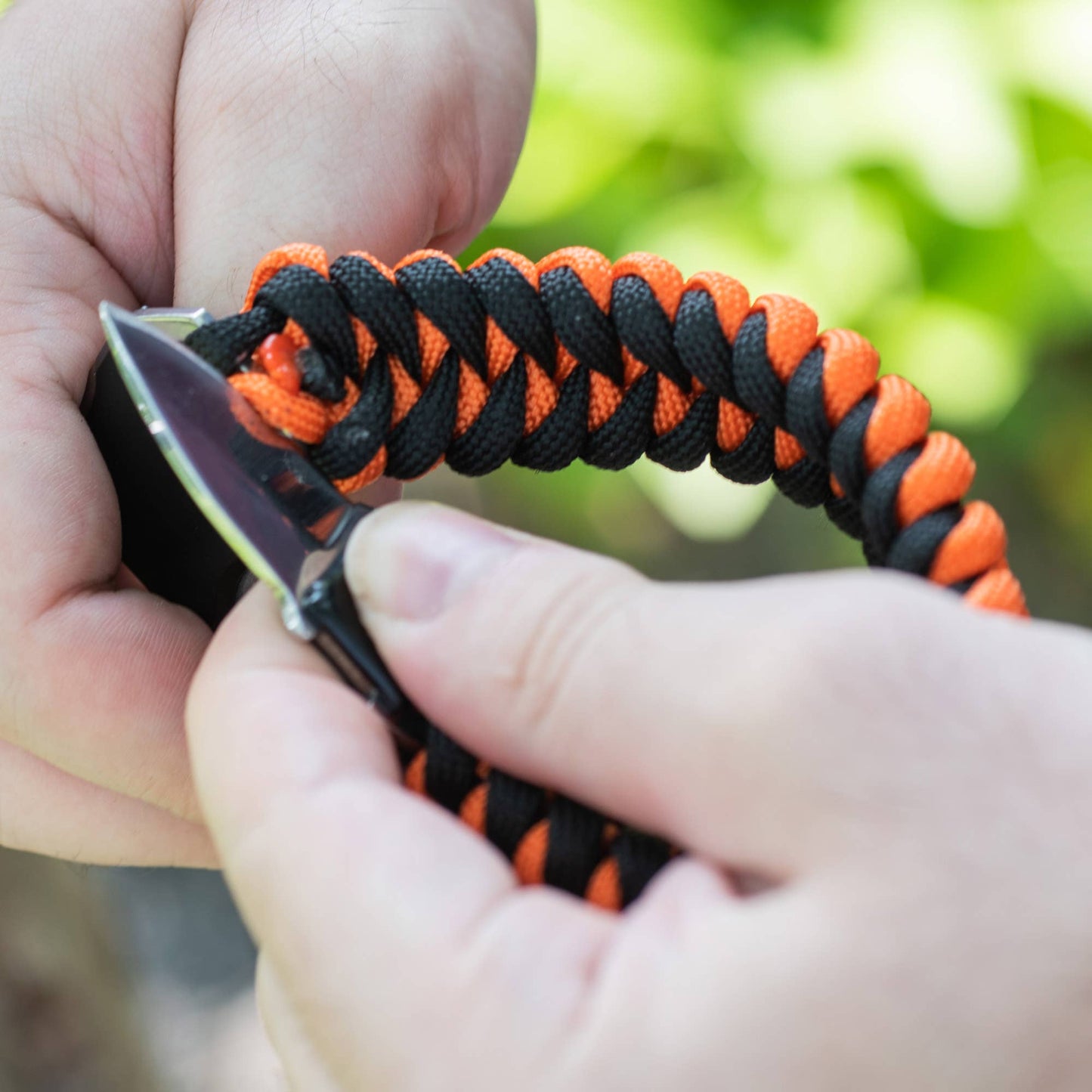 Mad Man Mad Man - Paracord Survival Bracelet: Orange & Black