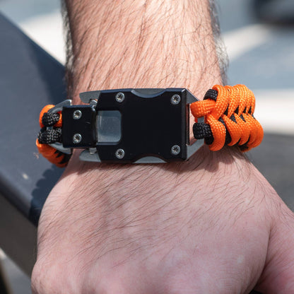 Mad Man Mad Man - Paracord Survival Bracelet: Orange & Black