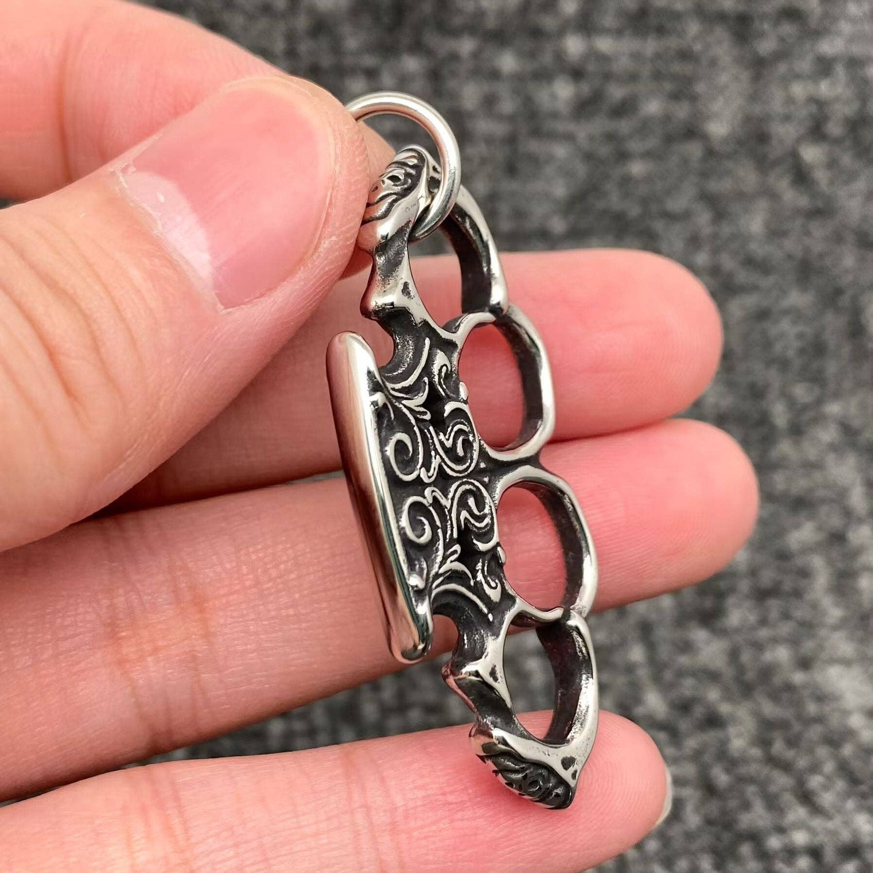 Mio Queena Mio Queena - Blackening Stainless Steel Knuckle Pendant - MJ/MNP