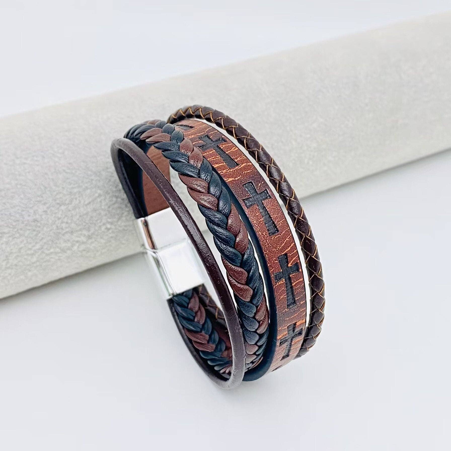 Mio Queena Mio Queena - Handmade Leather Cross Men's Magnetic Buckle Bracelet -MJ/BC: 210MM / 8.26in