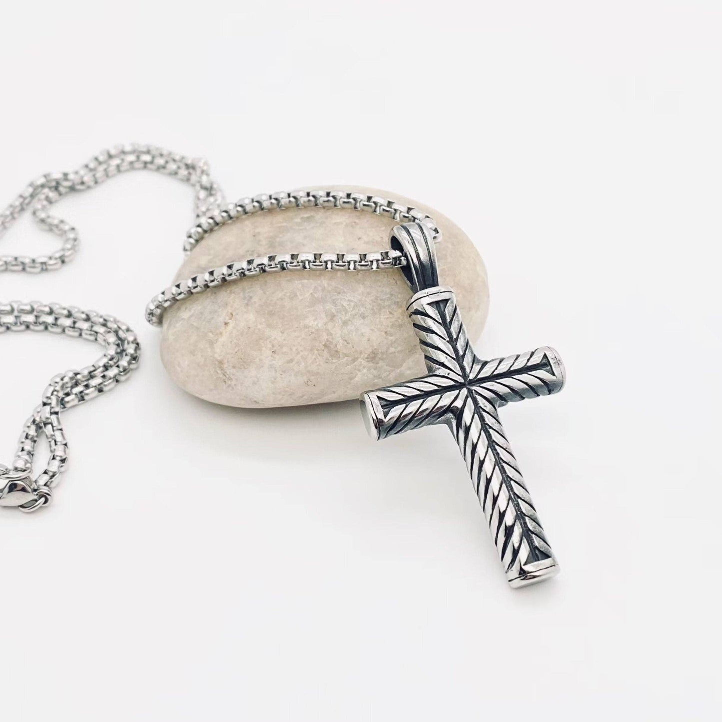 Mio Queena Mio Queena - Men's Stainless Steel Cross Pendant Necklace - MJ/MNP: Steel color with chain