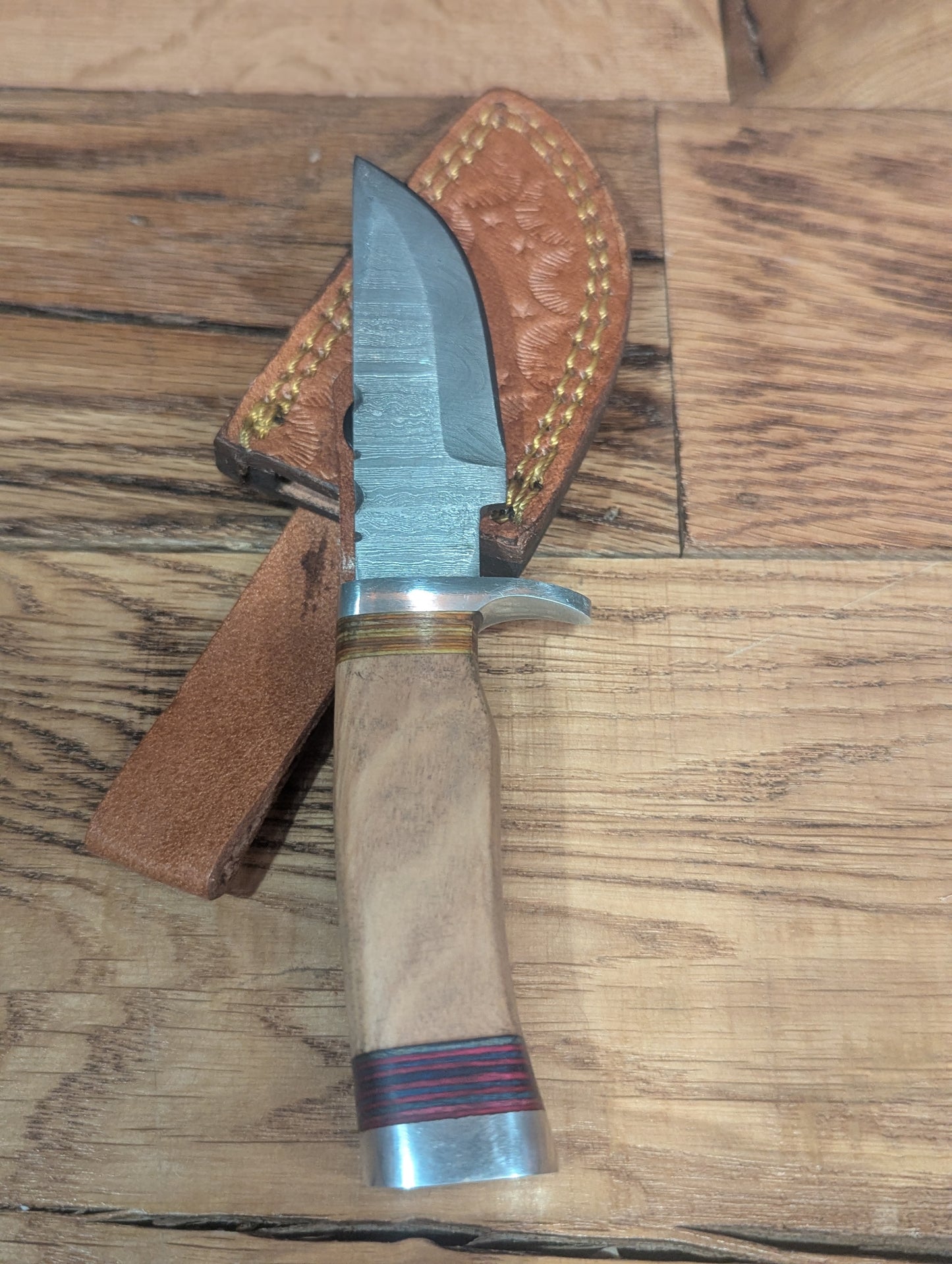 Natural Wood (ghost grain) Handle - Small Damascus Skinner