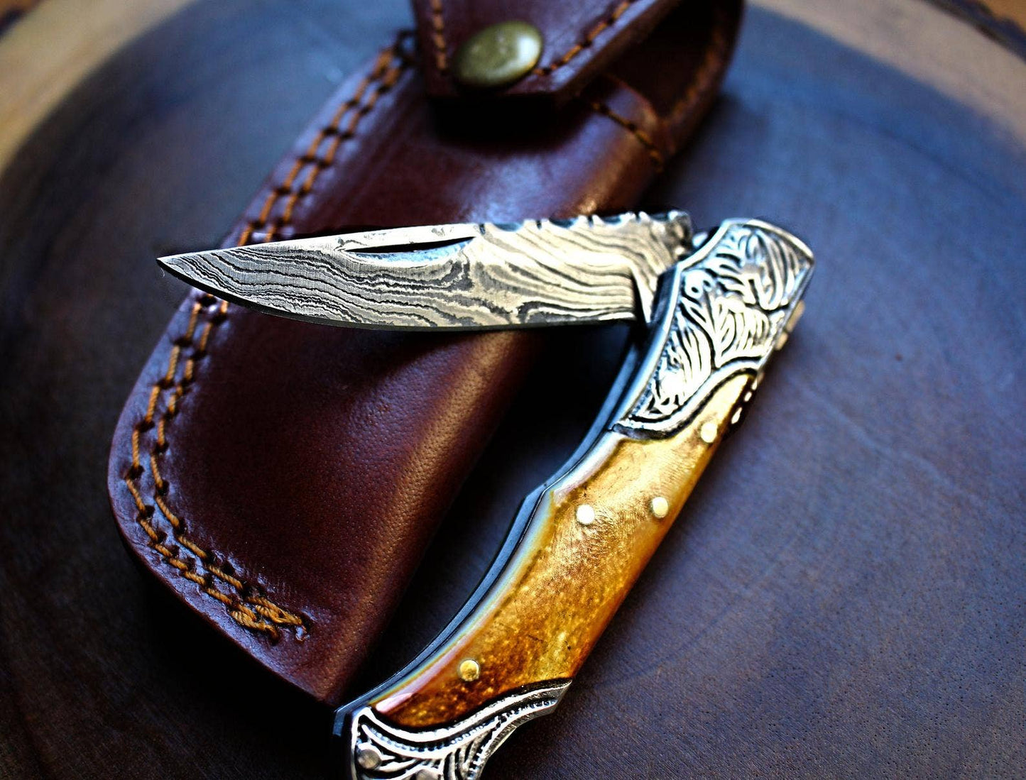 Titan International Titan International - Damascus Steel handmade Pocket Knife with burnt bone handles