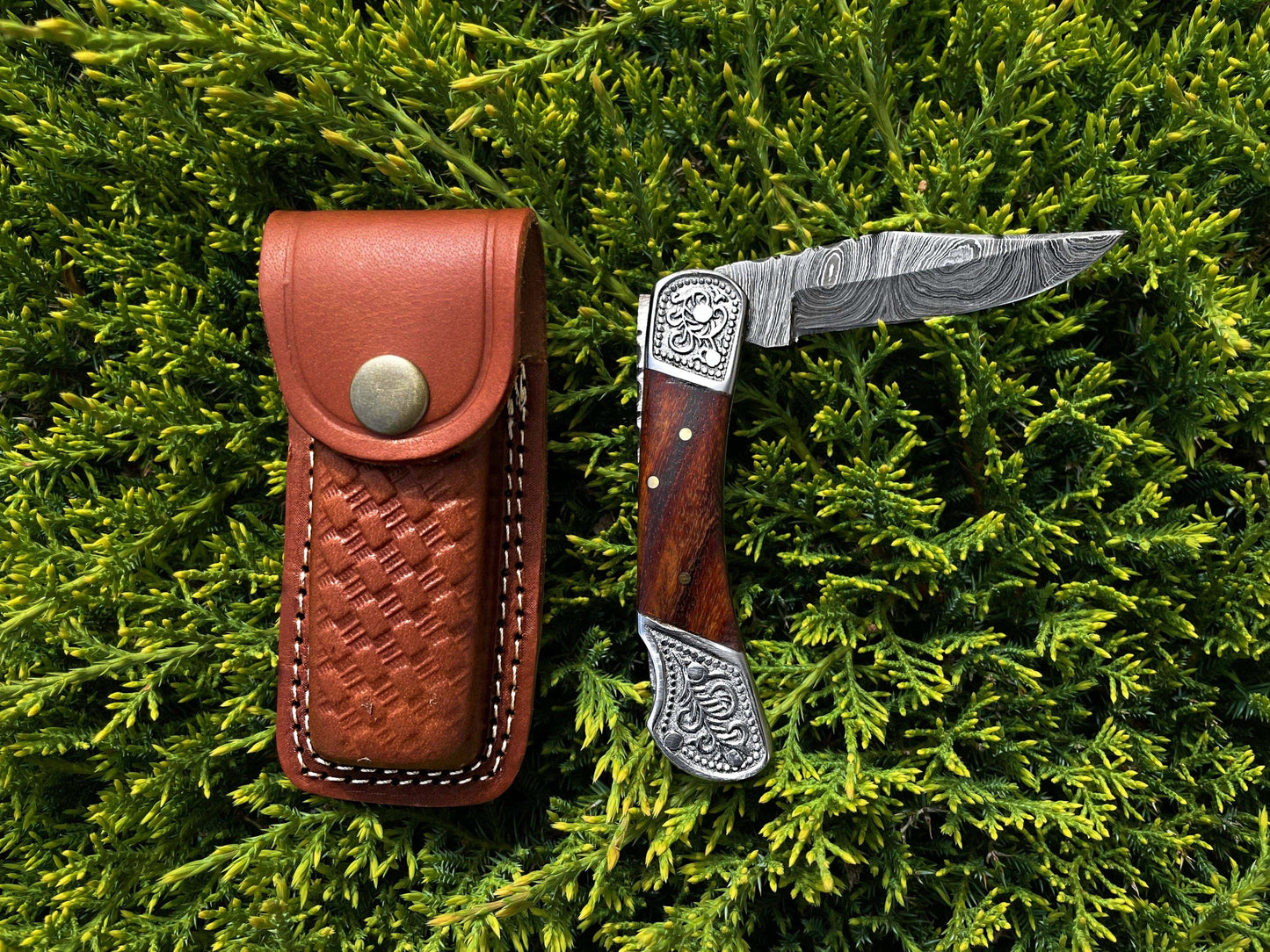 Titan International Titan International - POCKET KNIFE WALNUT WOOD 6.5'' DAMASCUS STEEL KNIFE STEEL BO