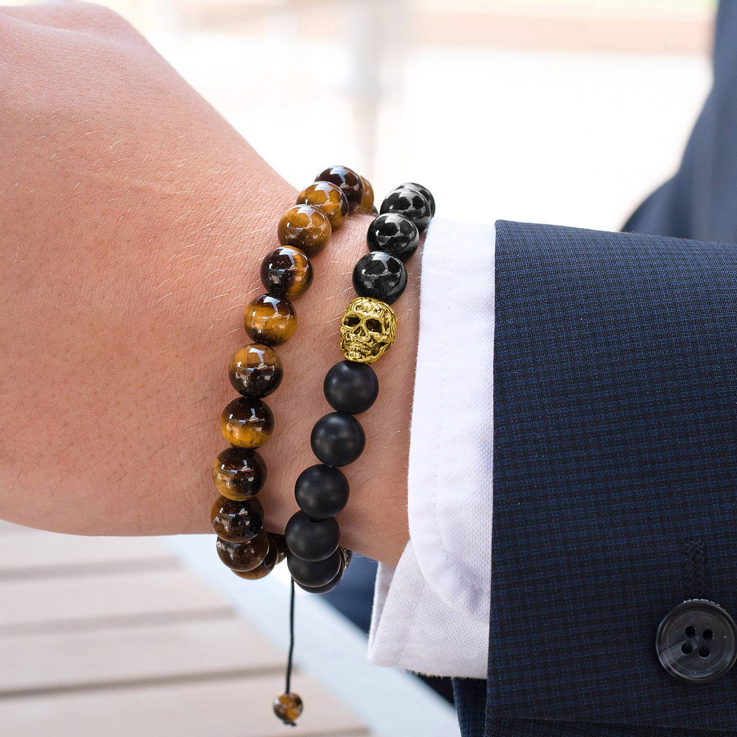 West Coast Jewelry West Coast Jewelry - Crucible Gold Skull Natural Stone Stretch Bracelet (10mm): Polished Onyx and Matte Onyx